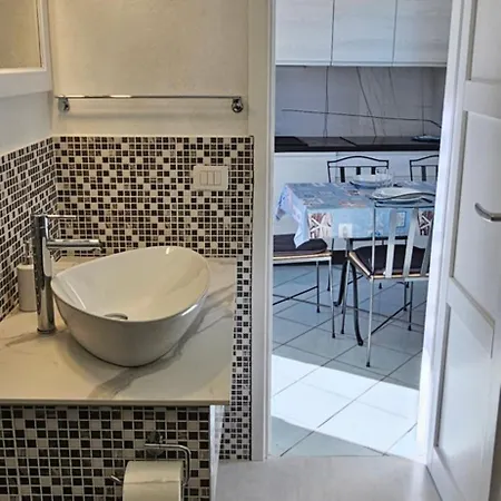Apartamento Casa Prima Fila Con Vista Mare Isola Rossa (Sassari)